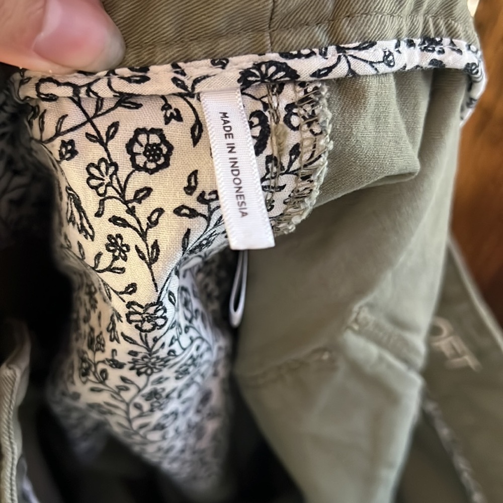 Ann Taylor Loft Relaxed Skinny Chino Style Pants - Picture 10 of 10